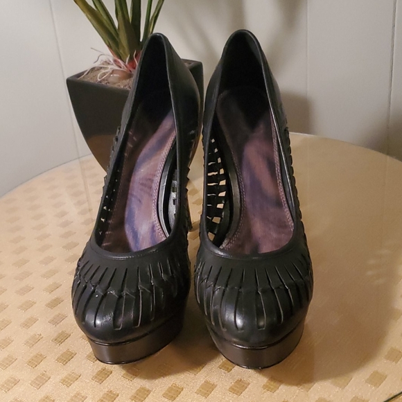 Ladies shoe - Picture 2 of 8